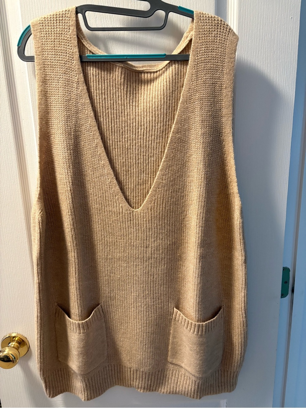 SHEIN Beige Knit V-Neck Sleeveless Sweater Vest